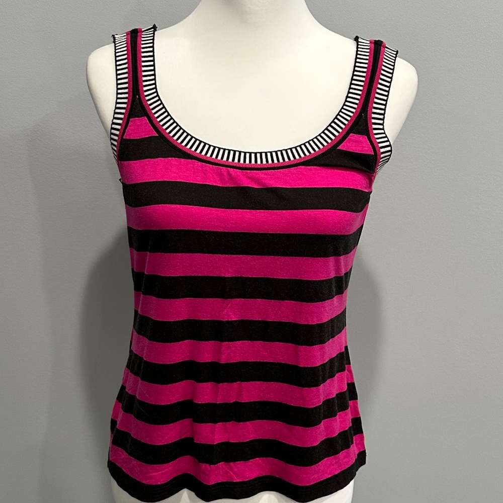Worth Black/fuchsia tank top. Bright color! Size M; Like New - fun & soft!
